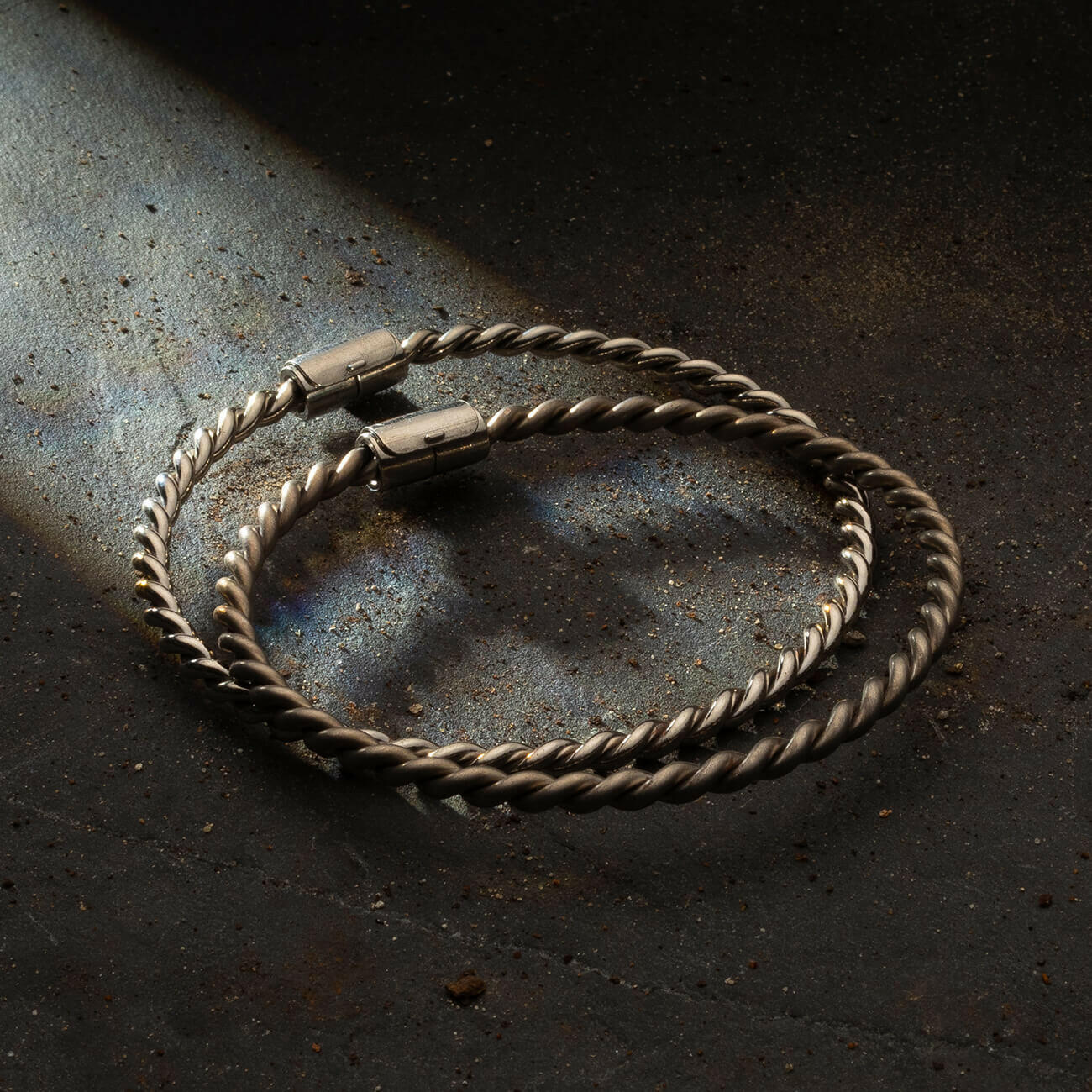 Miedziana bransoletka tensorowa w kolorze złotym - Zaginiony.