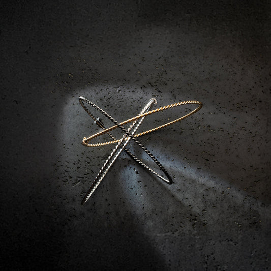 Jaki kolor bransolety tensorowej dla Twojej duszy? Złote i srebrne bransolety, a Liczba Życia.