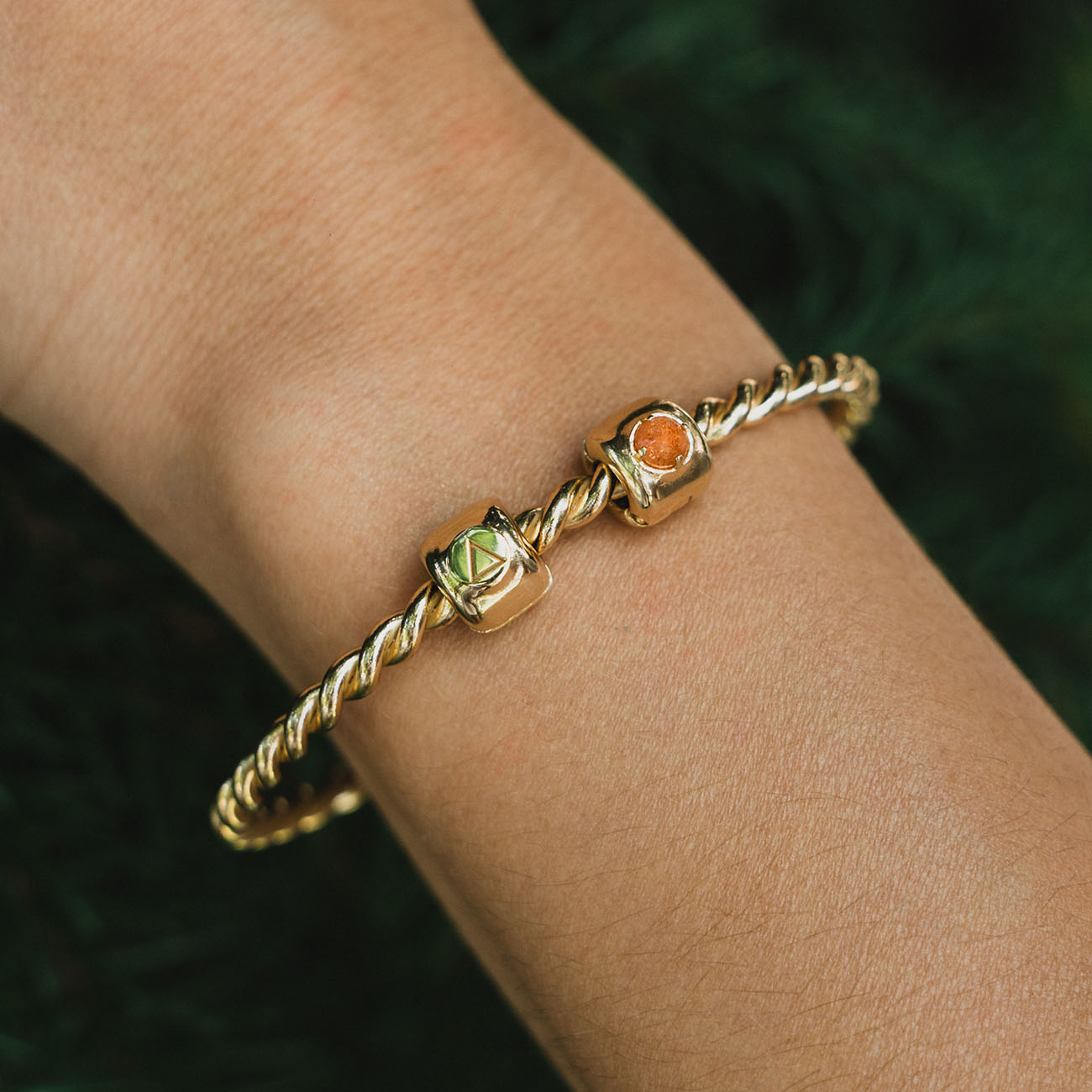 Charms met Fehu rune (ᚠ) Verguld – amulet voor overvloed en succes - zilver 925