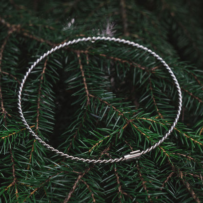 Srebrny naszyjnik tensorowy pokryty platyną - Kubit Królewski (144 MHz)