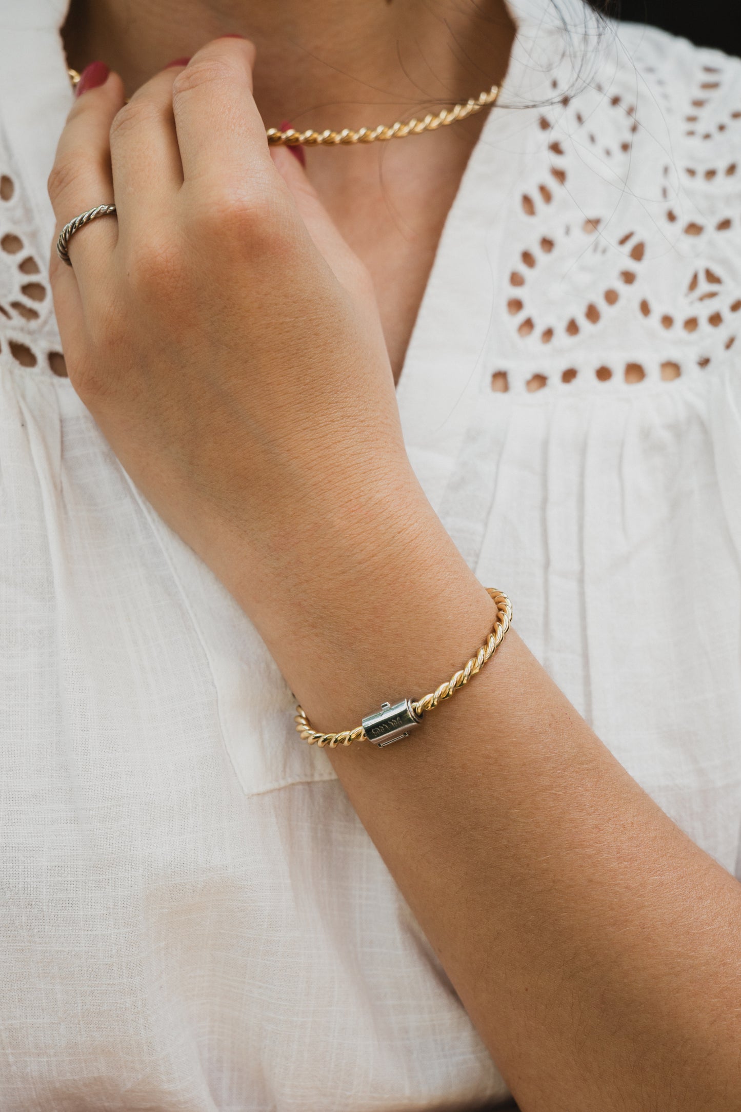 Koperen tensor armband in goudkleur met zilveren sluiting - <tc>Elle</tc> Koninklijk (144 MHz)